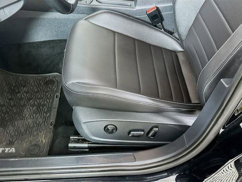 Used 2023 Volkswagen Jetta SE image 10