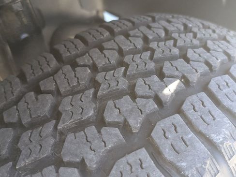 Used 2010 Jeep Commander Sport w/ Sun/Sound Group image 19