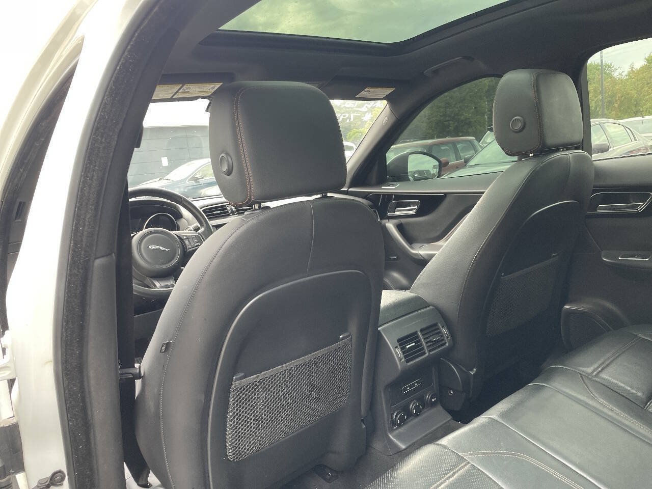Used 2017 Jaguar F-PACE Prestige AWD/4WD image 26