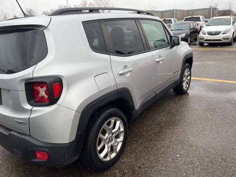 Used 2015 Jeep Renegade Latitude image 14