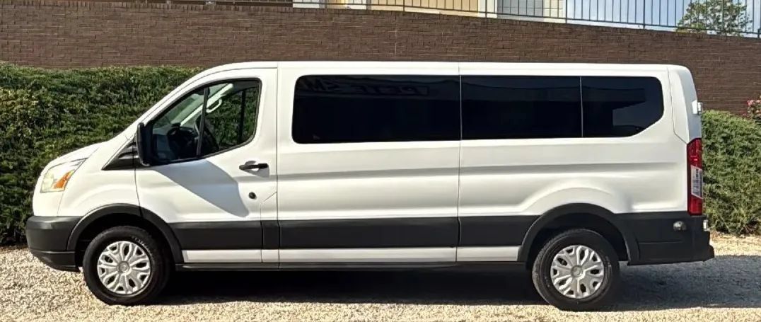 Used 2015 Ford Transit 350 XLT RWD image 2