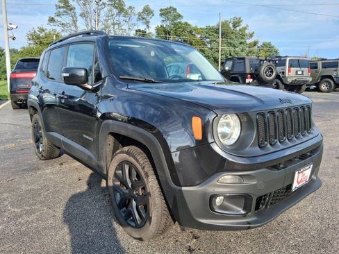 Used 2016 Jeep Renegade Latitude AWD/4WD image 3