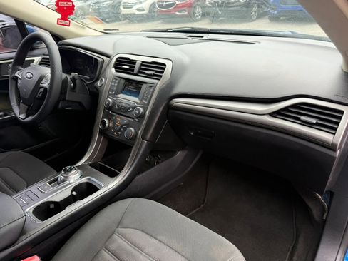 Used 2018 Ford Fusion SE FWD image 13