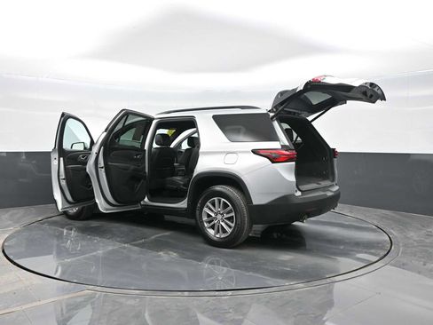 Used 2022 Chevrolet Traverse LT image 41