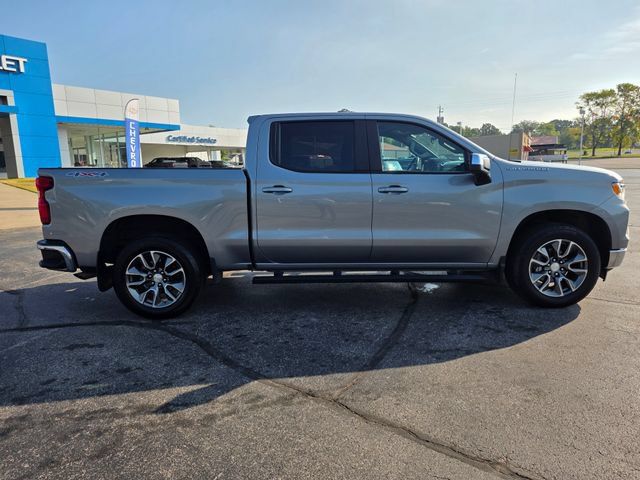Used 2024 Chevrolet Silverado 1500 LT AWD/4WD image 16