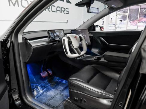 Used 2022 Tesla Model Y Performance AWD/4WD image 3