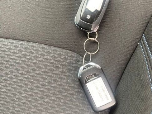 Used 2025 Jeep Compass Sport image 30