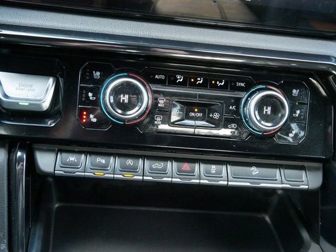 Used 2024 GMC Sierra 1500 AT4 w/ Technology Package image 26