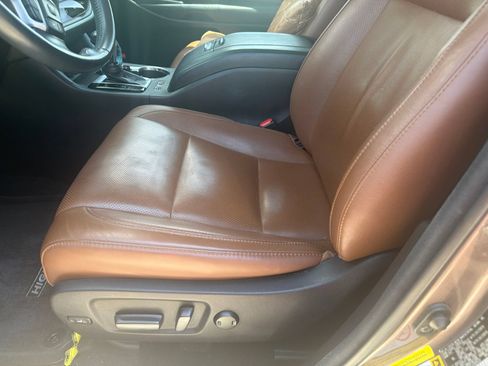 Used 2018 Toyota Highlander Limited FWD image 13