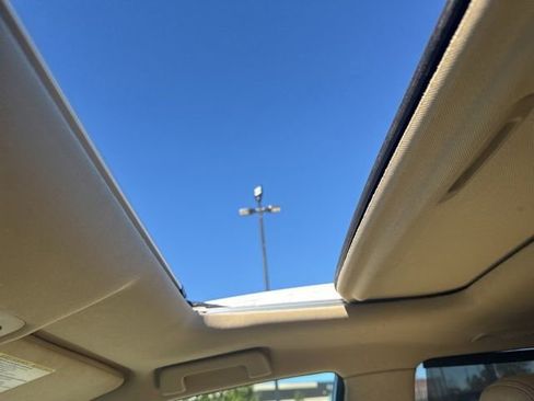 Used 2015 Toyota Highlander XLE image 12