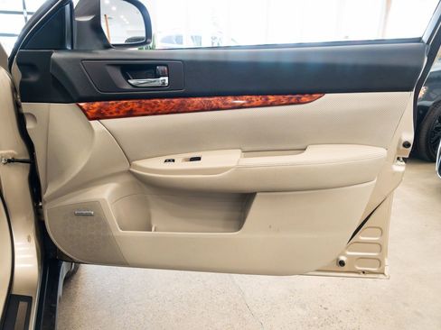 Used 2010 Subaru Outback 3.6R Limited image 24