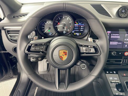 Used 2026 Porsche Macan AWD/4WD image 17