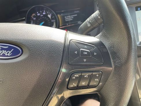 Used 2018 Ford Explorer XLT w/ Equipment Group 202A AWD/4WD image 12