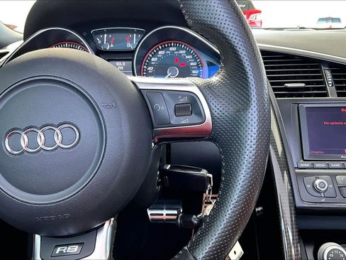 Used 2012 Audi R8 V10 image 23