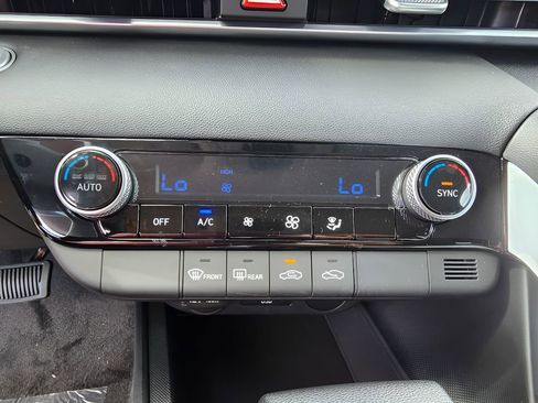 New 2025 Hyundai Elantra Blue image 19