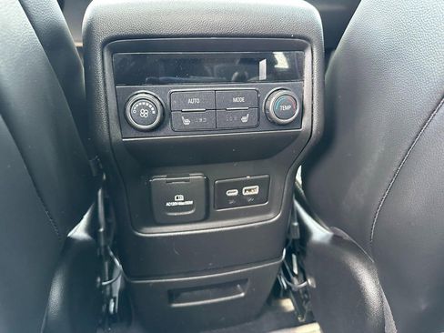 Used 2022 GMC Acadia Denali image 15