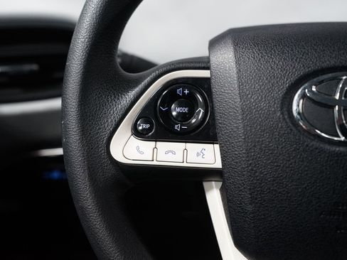 Used 2018 Toyota Prius One image 14