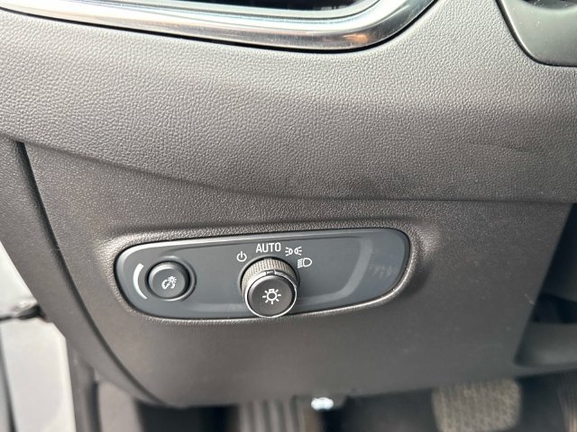 Used 2024 Chevrolet Equinox LT FWD image 32