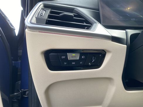 Used 2024 BMW 330i xDrive Sedan w/ Convenience Package image 16