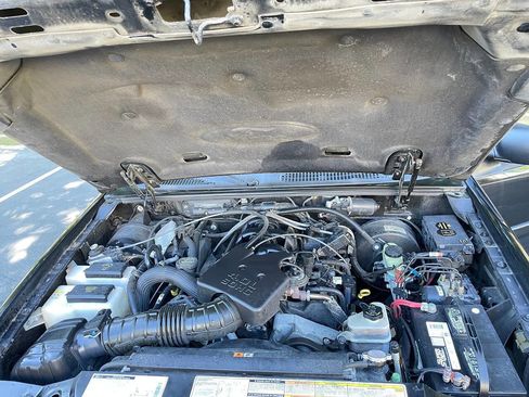 Used 2002 Ford Explorer Sport Trac 4x4 image 18