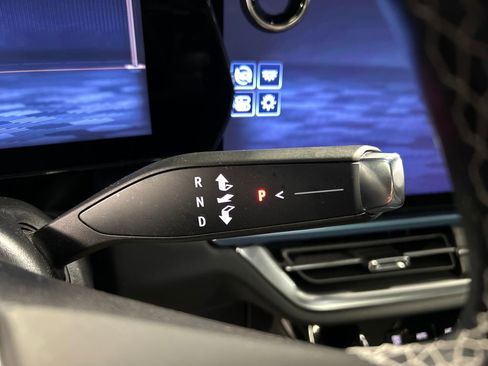 Used 2025 Chevrolet Equinox EV LT w/ Convenience Package image 20