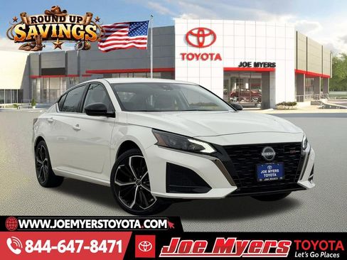 Used 2025 Nissan Altima 2.5 SR image 1