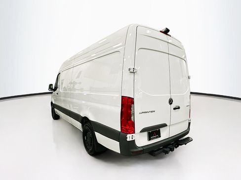 Used 2025 Mercedes-Benz Sprinter 2500 image 5