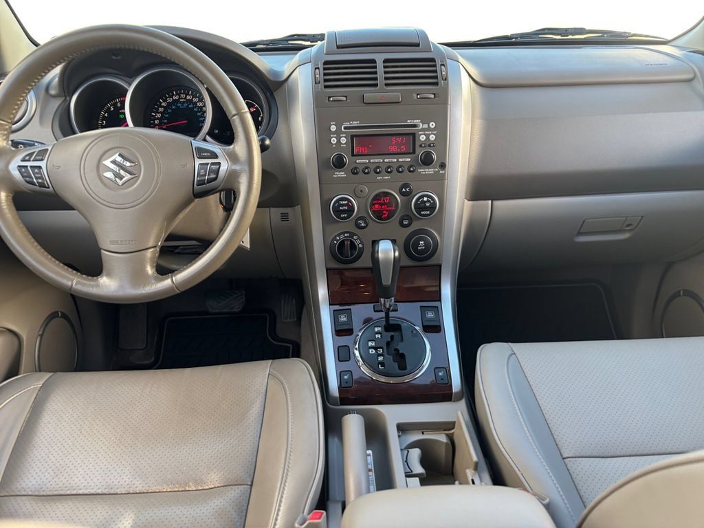 Used 2012 Suzuki Grand Vitara Limited AWD/4WD image 10