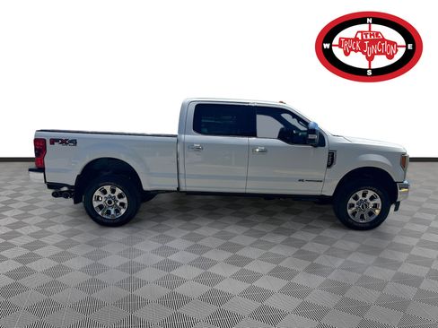 Used 2017 Ford F250 Lariat w/ Lariat Ultimate Package AWD/4WD image 8