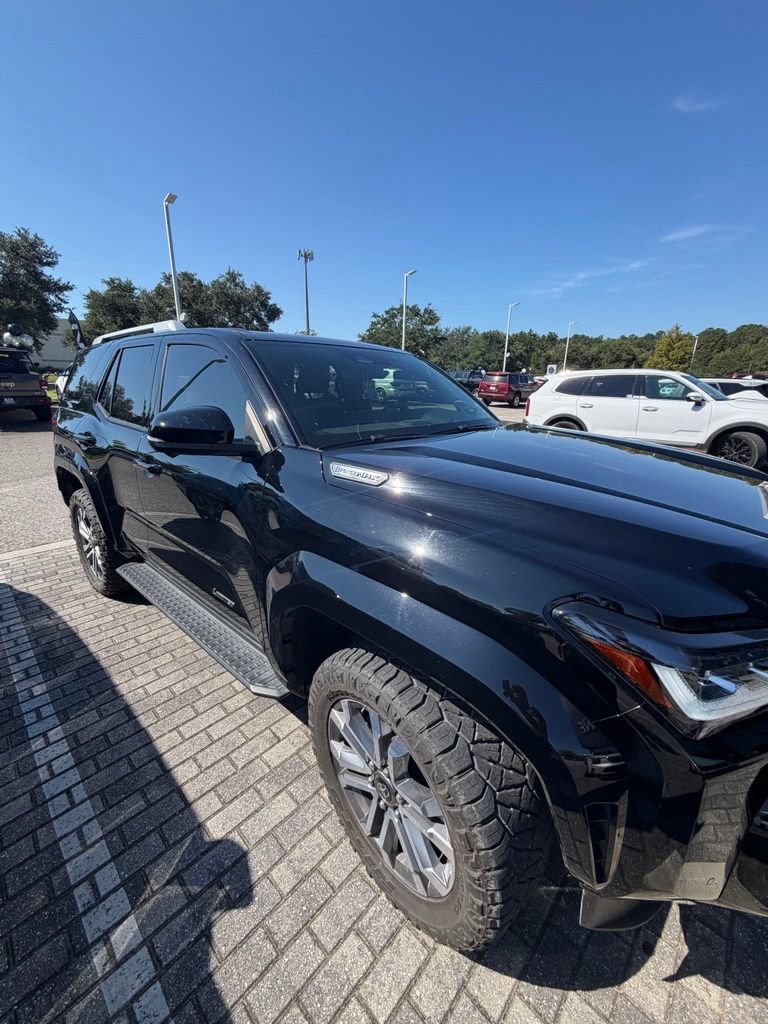 Used 2025 Toyota 4Runner Limited AWD/4WD image 2