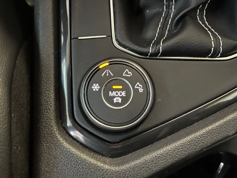 Certified 2024 Volkswagen Tiguan SE R-Line image 16