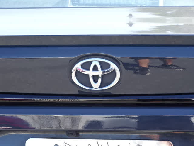 Used 2023 Toyota Corolla SE w/ Carpet Mat Package (TMS) FWD image 9