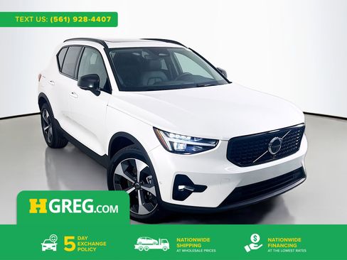 Used 2026 Volvo XC40 B5 Plus AWD/4WD image 1