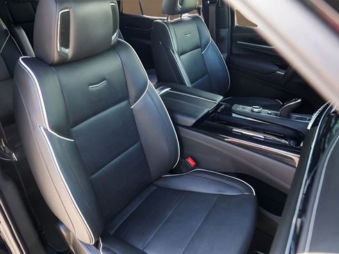 Used 2022 Cadillac Escalade Sport w/ Touring Package AWD/4WD image 33