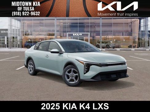 New 2025 Kia K4 LXS image 1