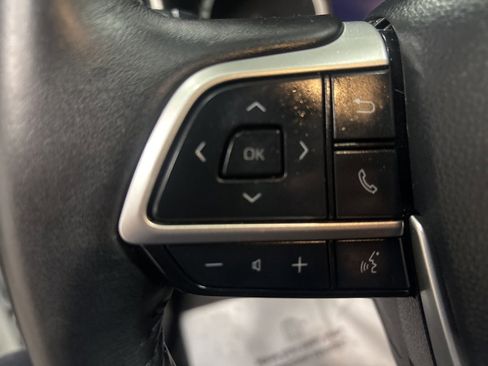 Used 2024 Toyota Highlander XSE image 18