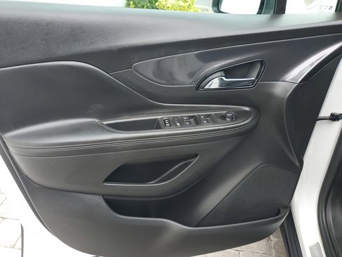 Used 2021 Buick Encore Preferred image 14