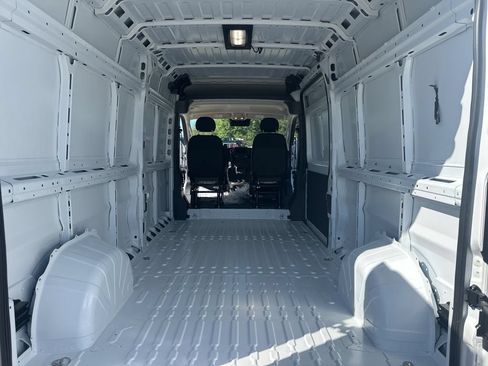 New 2025 RAM ProMaster 2500 w/ Convenience Group FWD image 26