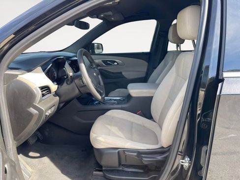 Used 2022 Chevrolet Traverse LS FWD image 9
