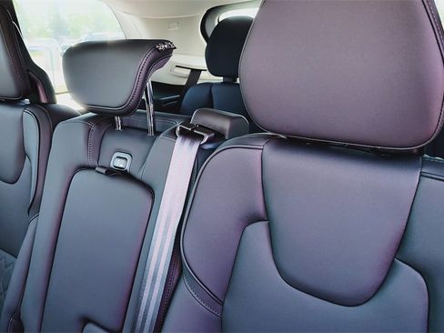 New 2026 Volvo XC90 B6 Plus w/ Protection Package Premier image 26