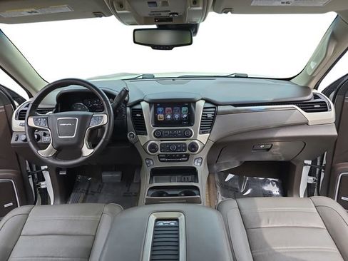 Used 2018 GMC Yukon XL Denali w/ Denali Ultimate Package AWD/4WD image 11