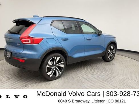 Used 2024 Volvo XC40 B5 Plus w/ Protection Package Premier AWD/4WD image 2