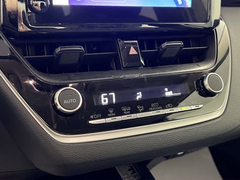 Used 2025 Toyota Corolla LE image 19