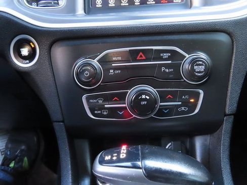 Used 2021 Dodge Charger SXT w/ Leather Interior Group image 21