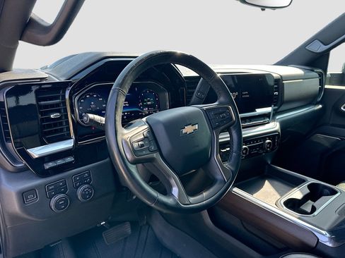 Used 2024 Chevrolet Silverado 2500 High Country w/ High Country Premium Package AWD/4WD image 9