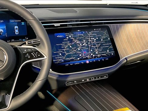 New 2026 Mercedes-Benz E 350 4MATIC Sedan image 8