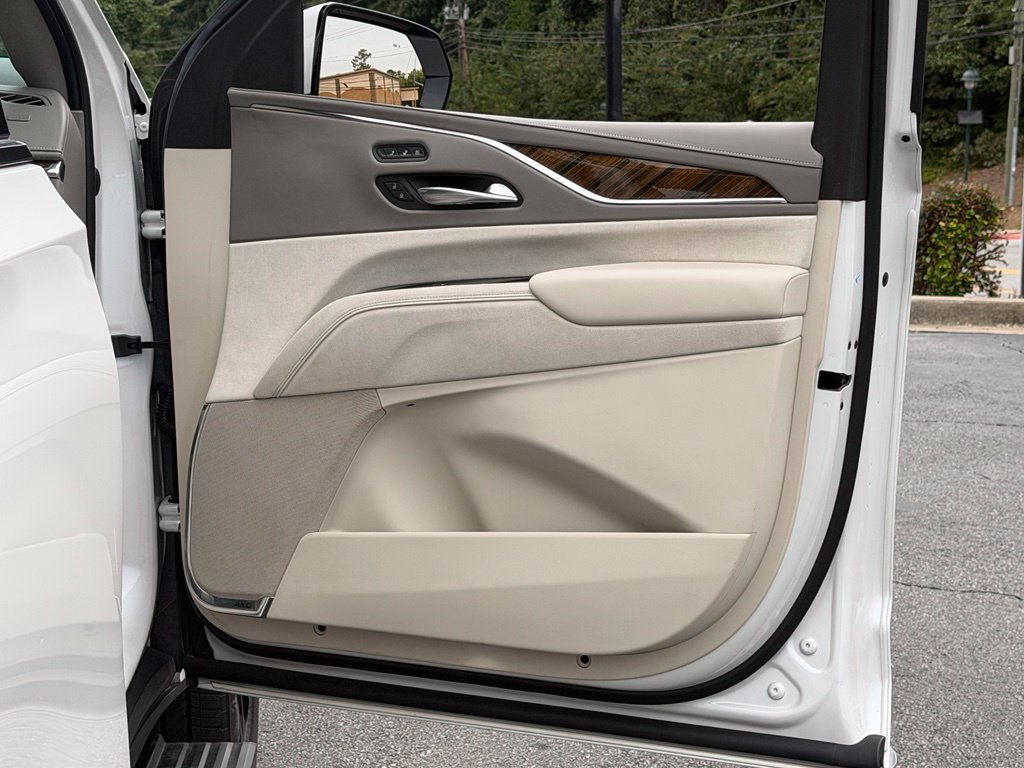Used 2021 Cadillac Escalade Premium Luxury Platinum w/ LPO, Radiant Package AWD/4WD image 36