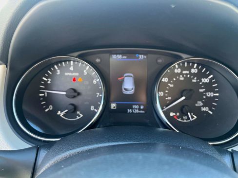 Certified 2022 Nissan Rogue Sport SV image 28