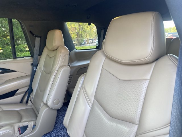 Used 2019 Cadillac Escalade Platinum AWD/4WD image 10