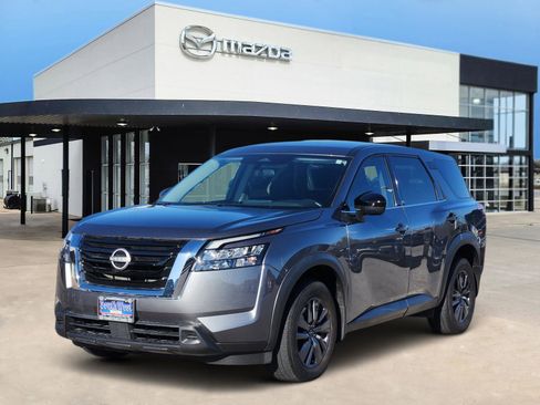 Used 2023 Nissan Pathfinder S image 2